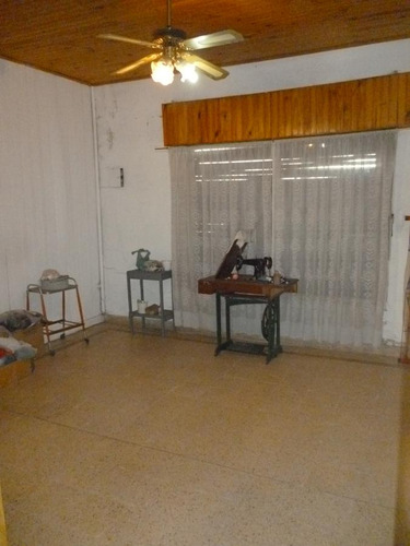 Casa En Venta - 3 Dormitorios 1 Baño - 450mts2 - Ensenada