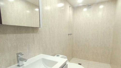 Se Alquila Oficina 47m2 Horizonte 4579