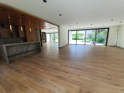 Imagen 1 de 30 de De Revista Casa Nueva En Venta, Vistahermosa, Calle Cerrada