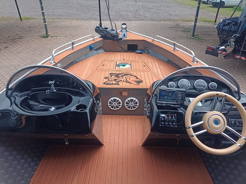 Fluvimar Cherokee 220 + Motor De Popa 200hp V6 Mercury