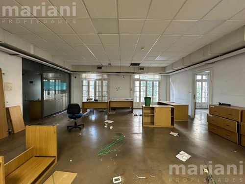 Alq - Local De 2.500m2 En 3 Plantas - Av. Belgrano 900