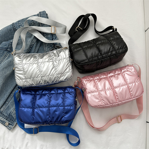 Elegante Bolso De Hombro De Algodón Acolchado Con Coche Mode