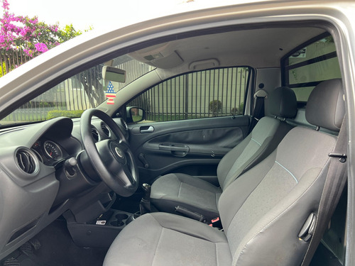 Volkswagen Saveiro 1.6 MI CS 8V FLEX 2P MANUAL G.V