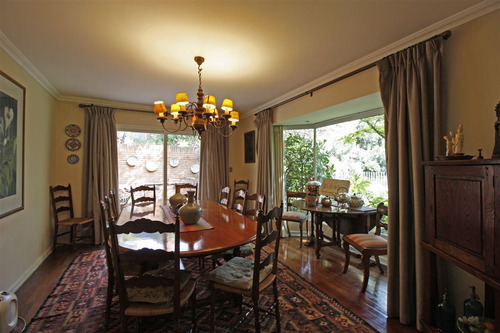 Casa En Venta De 7 Dorm. En Lo Barnechea