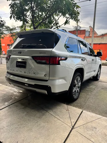 Toyota Sequoia 3.5 V6 Capstone