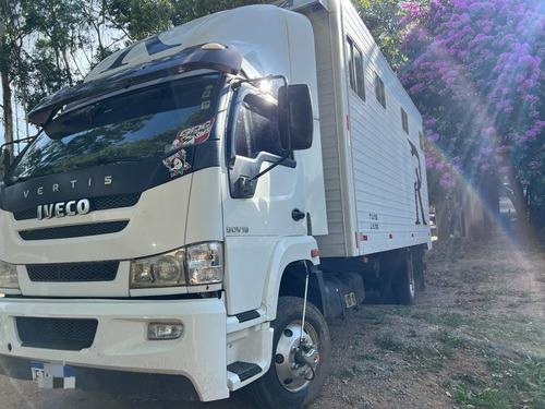 Iveco Vertis 90v18  Ano 2013 Bau Carga Viva Pra 4 Animais.