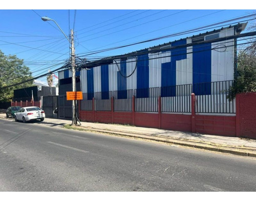 Vende Terreno Comercial De 890 Mt2 En La Florida. Construido