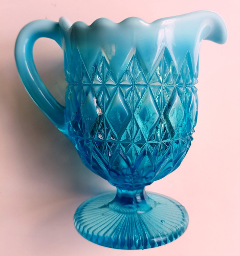 Jarra-cremera Azul Translúcida, Siglo Xix 