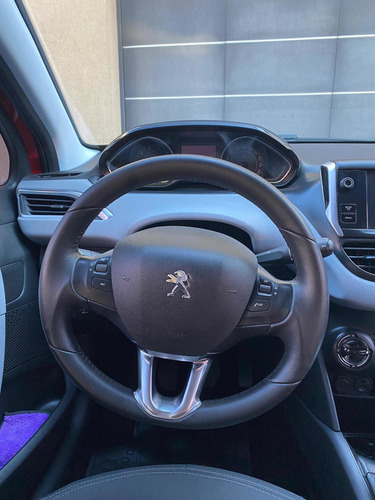 Peugeot 208 1.6 Allure Touchscreen 2014