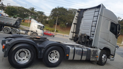 Imagem 3 de 10 de Volvo Fh540