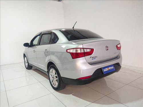 Imagem 4 de 14 de Fiat Grand Siena 1.6 Mpi Essence 16v
