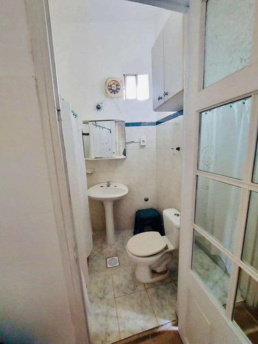 Apartamento En Venta, 2 Dormitorios, En Centro.