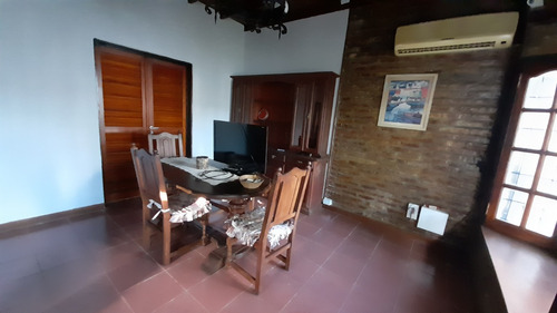 Alquiler Casa En Malaver Zona Residencial Con Entrada De Auto.