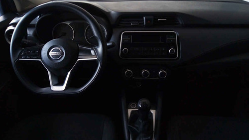 Imagen 5 de 9 de Nissan - Versa 2020