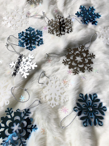 Set De 24 Esferas Navideñas De Acrílico Modelo Copos