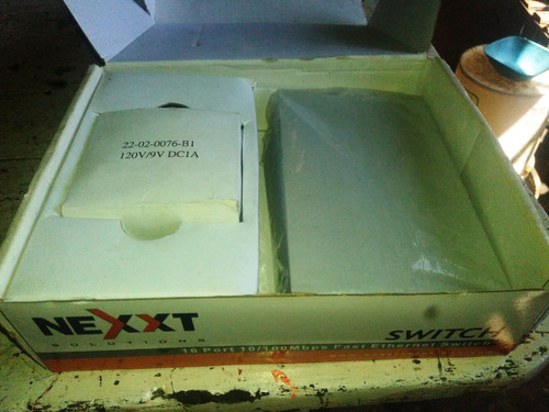 Imagen 1 de 4 de Switch Nexxt 16 Puertos 10/100mbps O Cambio Por Modem-router