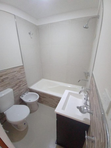 Imagen 5 de 8 de Excelente Dpto 2 Ambientes 3 Piso Frente Muy Lindo Opcional Cocheras