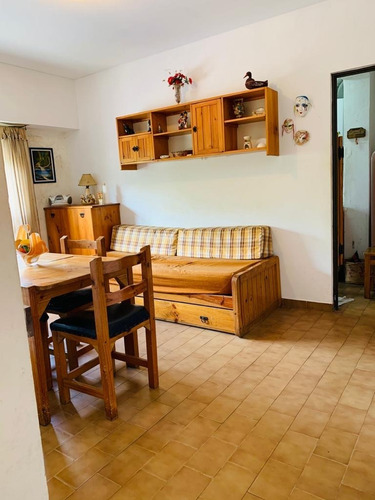 Imagen 12 de 18 de Departamento Al Frente Con Cochera Cubierta