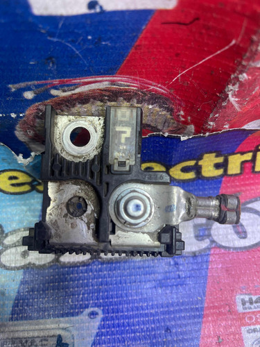 Terminal Fusible Positivó Nissan Tiida Versa March Sentra (Usado)