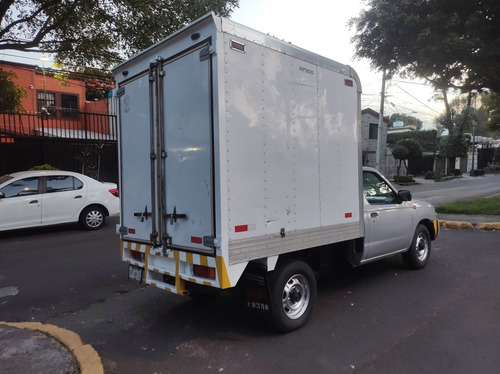 Imagen 5 de 9 de Nissan Np300 2014 2.4 Chasis Dh Paquete De Seguridad Mt