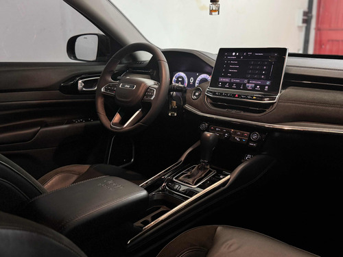 Jeep Commander Limited 1.3T AT 7pas 4x2