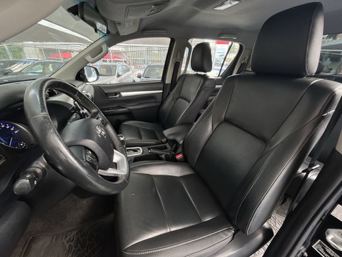 Imagem 13 de 14 de Toyota Hilux Cabine Dupla 2.8 Tdi Srv Cd 4x4 (aut)