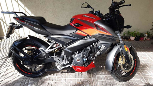 Rouser - Ns 200