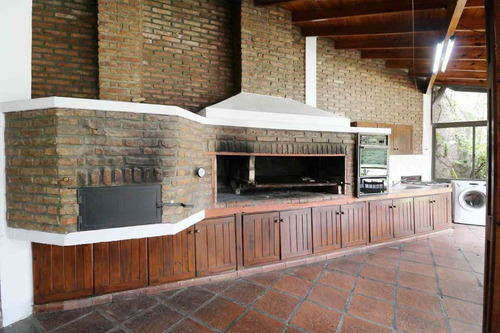 Casa 4 Ambientes - Pileta - Apto Crédito - Permuta
