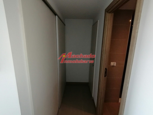 Hermoso Apartamento En Torre Nueva De Categoria A Pasos Del Mar- Ref: 3426