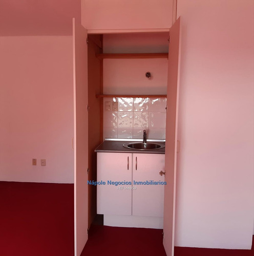 Venta Oficina De Categoría En Ciudad Vieja, Nápole