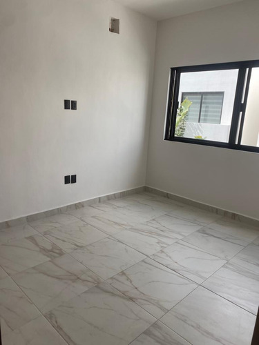 Venta De Casa En Fraccionamiento Aqua By Cumbres