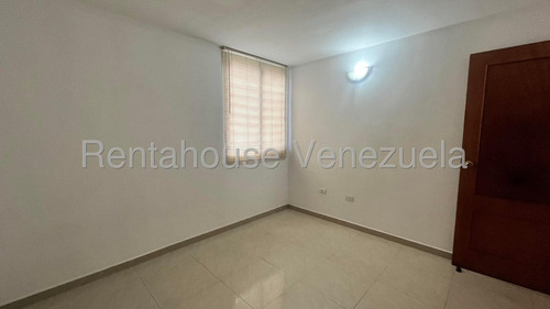 Amplio Apartamento En Colinas De La Tahona! #25-14016 Ricardo Rah