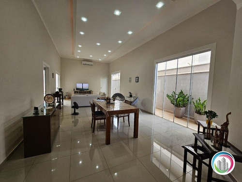 Casa Para Venda No Cond. Villaggio 2 Em Bauru/sp Ou Permuta Por Ap. 03 Dorm. Zona Sul Com + 100 M²