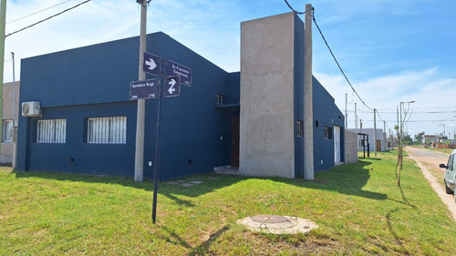 Casa A La Venta, Dos Habitaciones.