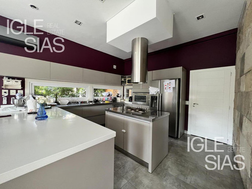 Casa En Venta Sobre Lote Interno En Los Sauces, Nordelta