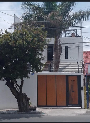 Edificio En Venta En Constituyentes, Querétaro