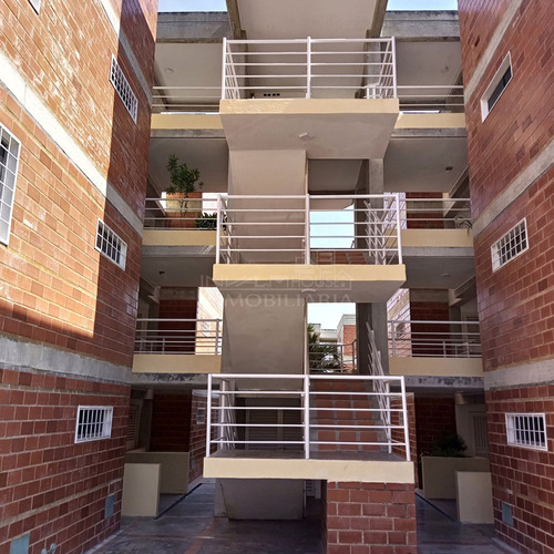 Imagen 3 de 11 de Invalmhouse Inmobiliaria. Apartamento En Venta. Parque Hábitat El Encantado. Sector El Encantado. Carretera Guarenas-guatire. Guatire Edo Miranda