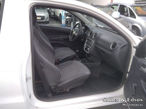 Imagem 9 de 12 de Vw Saveiro Cs 1.6 Flex 2013