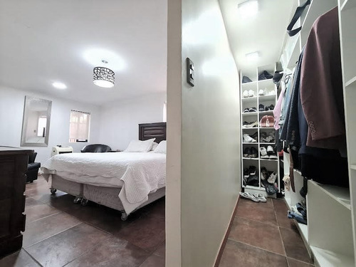 Casa Remodelada Con Quincho En La Mejor Ubicacion