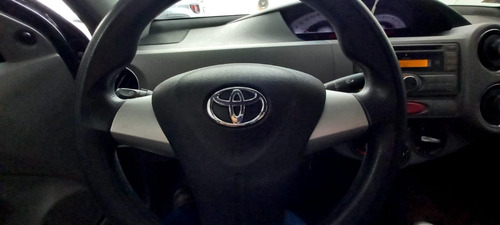 Imagem 9 de 11 de Toyota Etios Sedan Xls Preto 1.5 Completo Manual