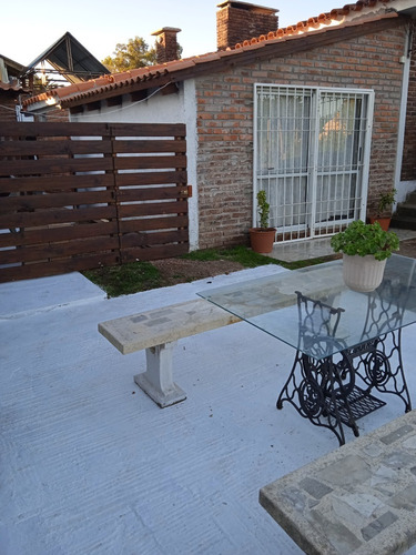 Imagen 2 de 15 de Casa En Atlántida, Barrio Jardín. Excelente Ubicación