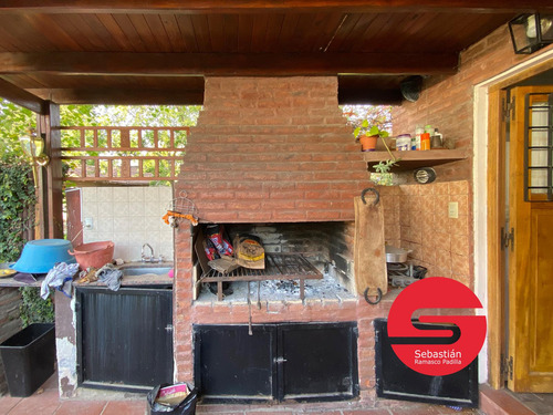 Casa Venta 3 Fisherton Dormitorios Pileta Jardín Quincho