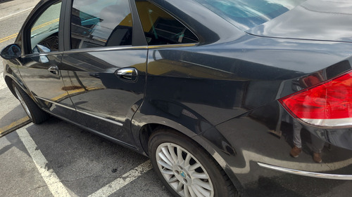 Fiat Linea 1.9 16v Absolute Flex Dualogic 4p