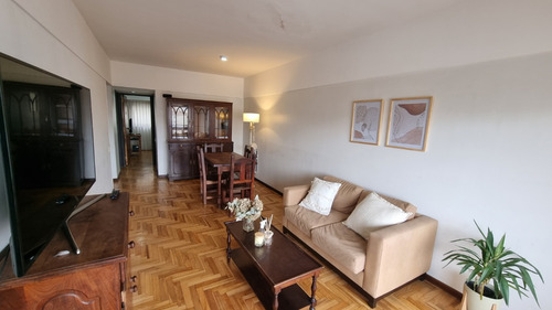 En Venta Departamento De 3 Ambientes Al Frente. Zona Centro A 150mts De Plaza Mitre.