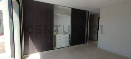 Venta De Casa En Pozo De Categoría En B° Gran Boedo