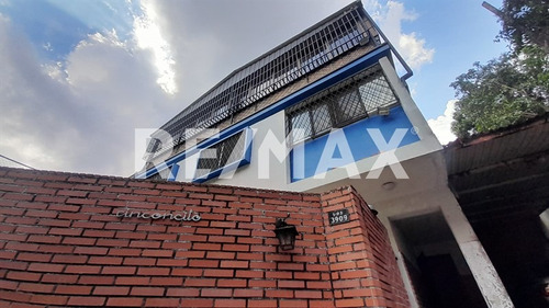 Casa En Venta Con Excelente Potencial Para Remodelar En El Marques Calle Cerrada