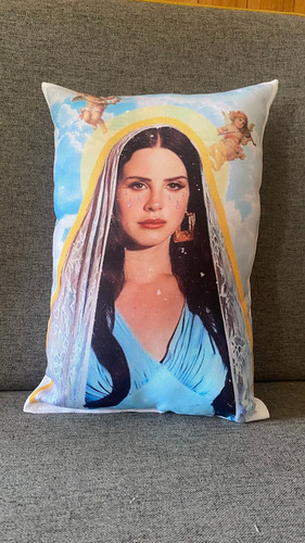 Almohadita Lana Del Rey Chiquita Almohadon Lana Del Rey Celeste Lana 01