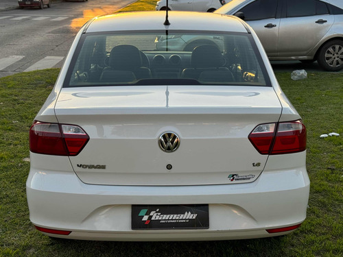 Volkswagen Voyage 1.6 Comfortline Plus 101cv