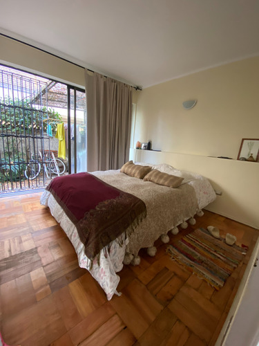 Departamento Primer Piso Con Patio Privado.