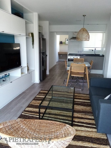 Imagen 4 de 9 de Apartamento A Estrenar 2 Dormitorios 1 Baño, Terraza Con Parrillero- Plaza Cagancha - Centro